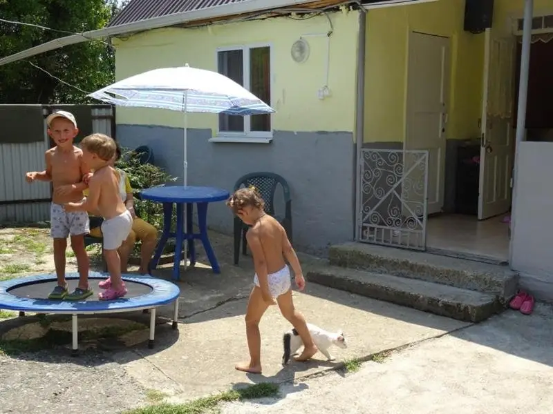 Цкуара: Guest House on Gagarina 32