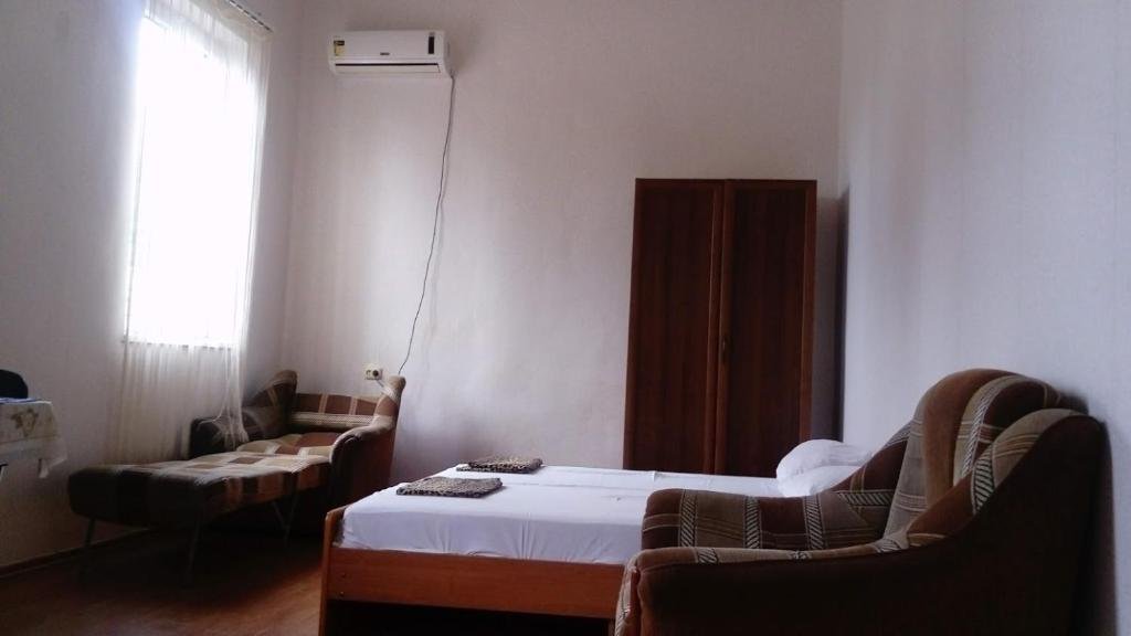 Гагра: Guest house on Morskaya 7