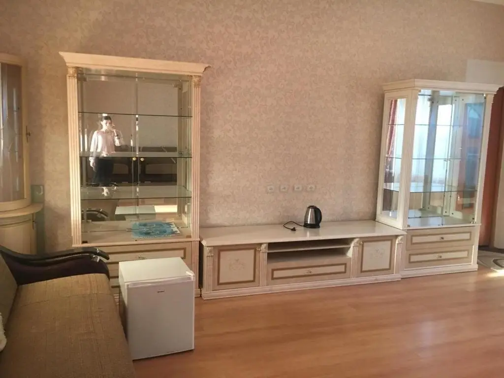 Гагра: Guest house on Ardzinba 295