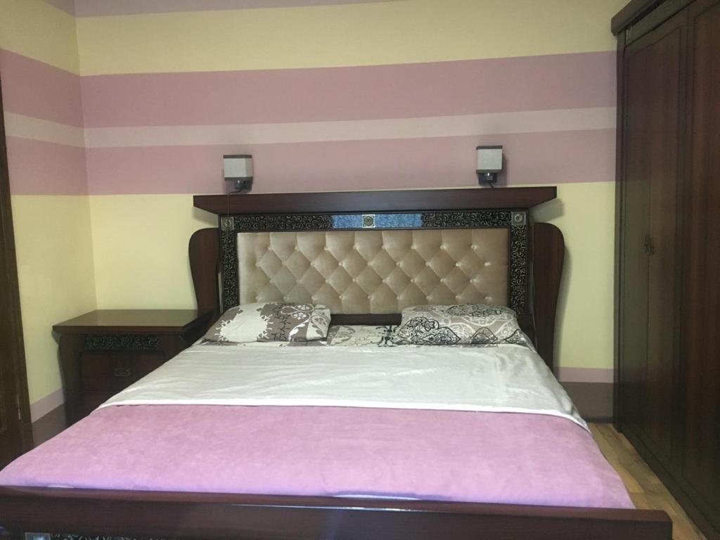 Гагра: Guest house on Ardzinba 295