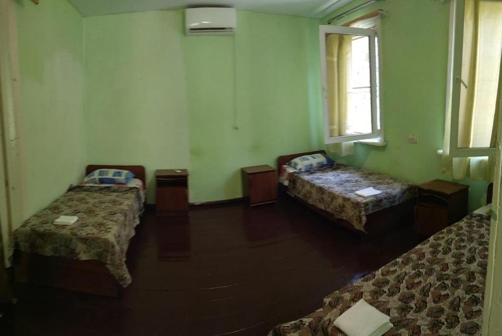 Сухум: Guesthouse on Adleiba 204