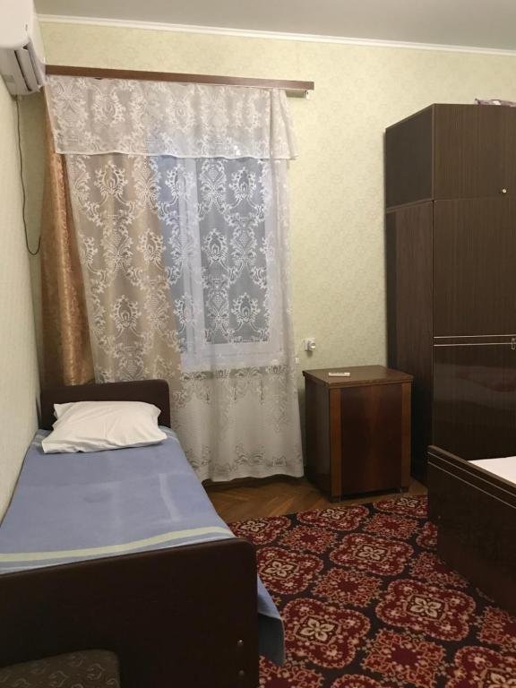 Гагра: Guest House on Eshba 1