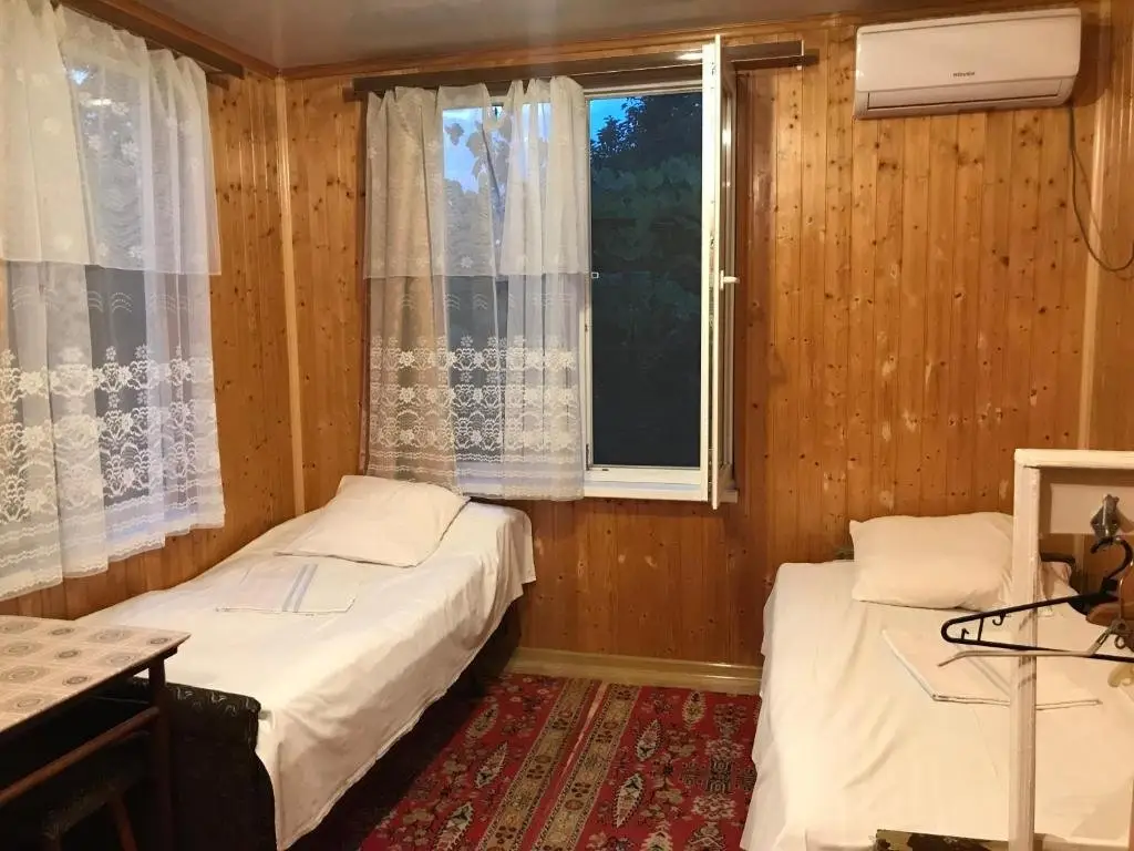 Гагра: Guest House on Eshba 1