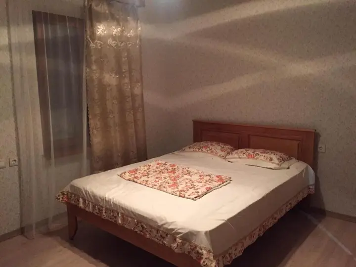 Сухум: Guesthouse on Ardzinba 180