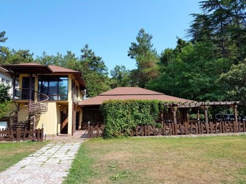 Пицунда: Guest House Black Sea
