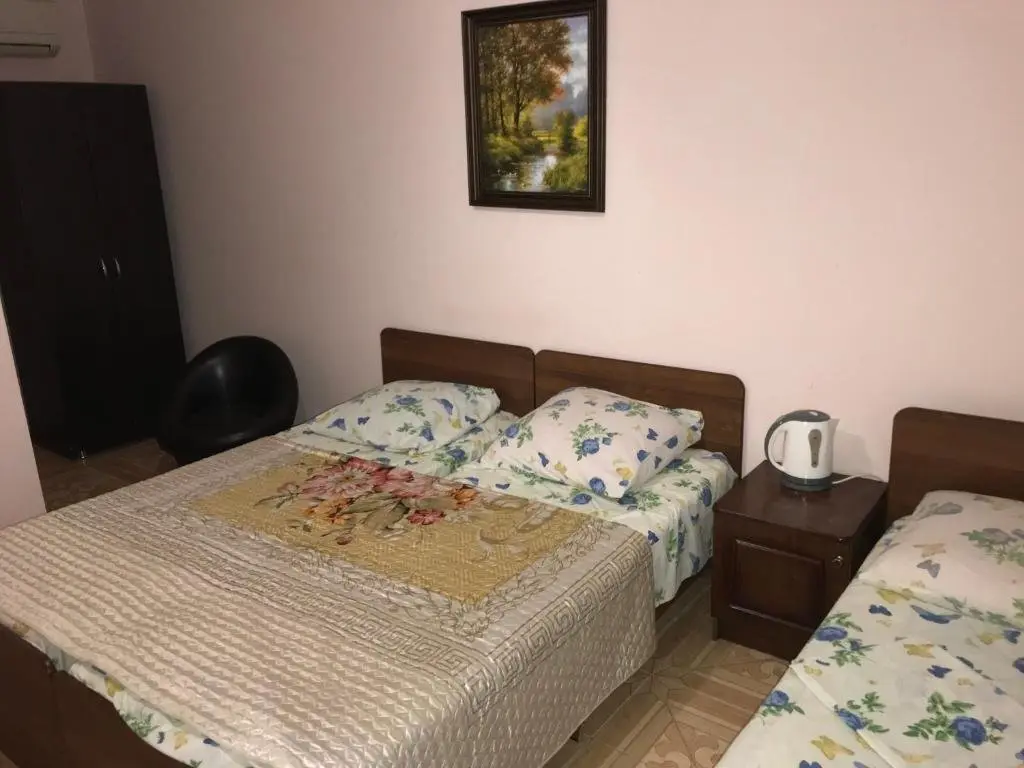 Гагра: Guest House on Demerjipa
