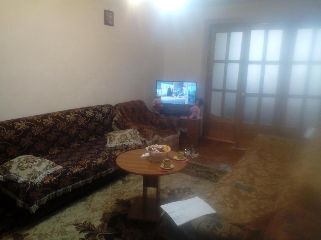 Сухум: Apartment on Akirtava 21