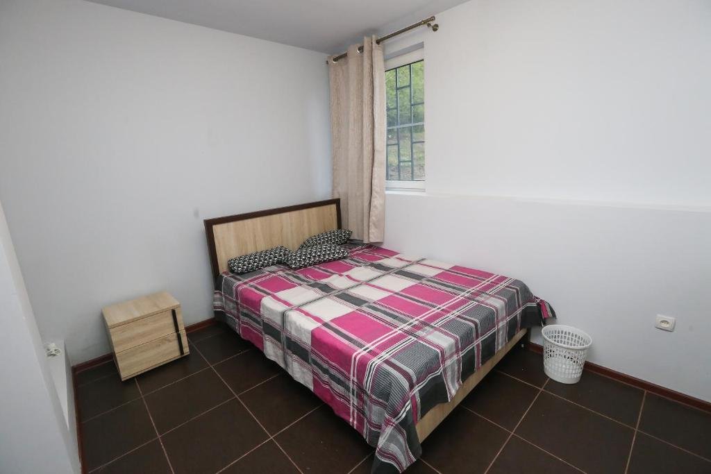 Сухум: Casa-Colina 1 terrasa s vidom na gory i more