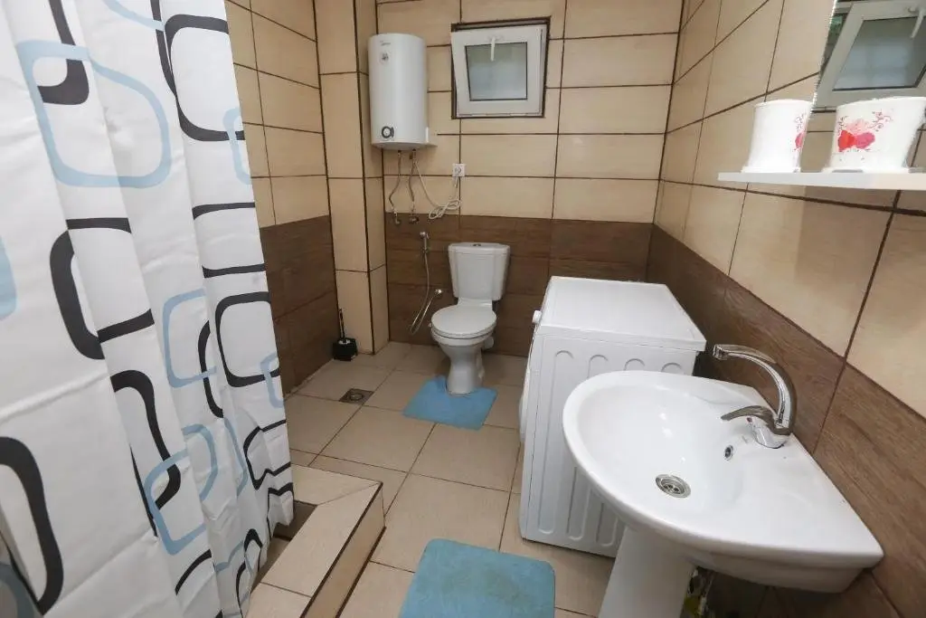 Сухум: Casa-Colina 1 terrasa s vidom na gory i more