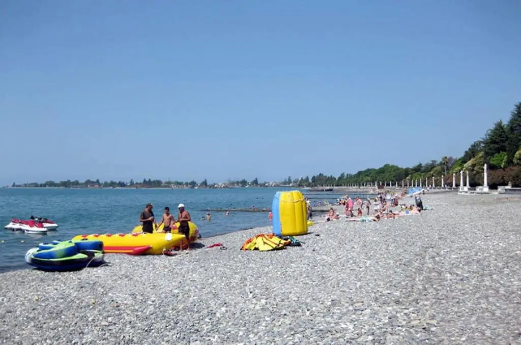 Сухум: 1 Kvartira Ljuks u morja