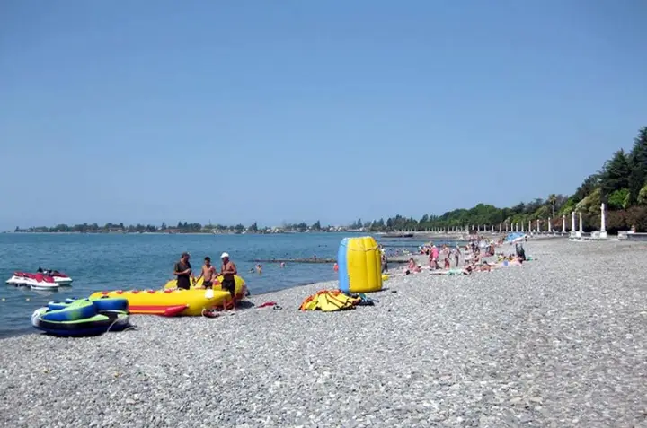 Сухум: 1 Kvartira Ljuks u morja