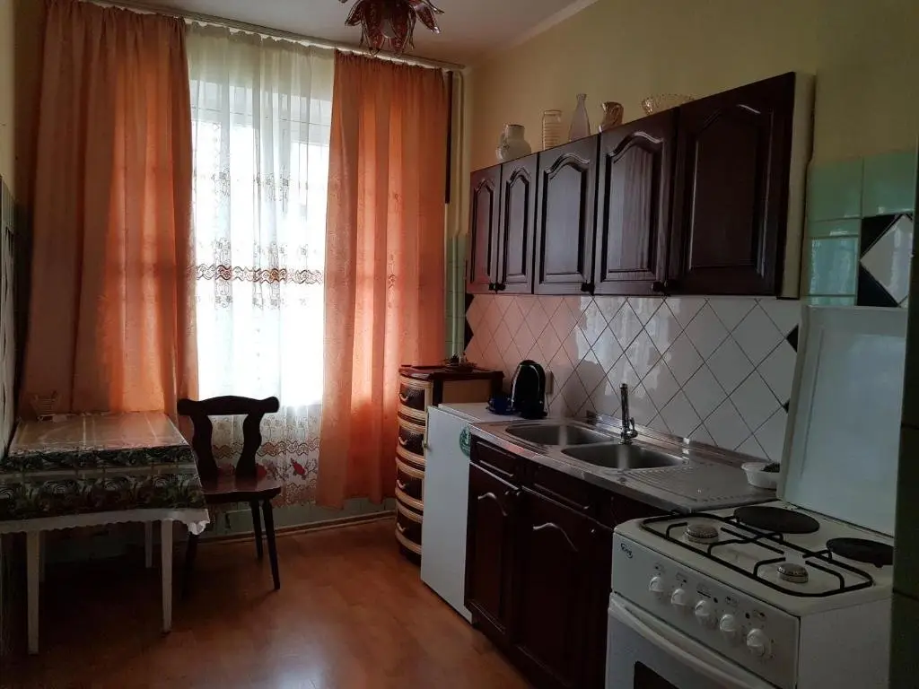 Гагра: 3-h komnatnye apartamenty po ulitse Abazgaa