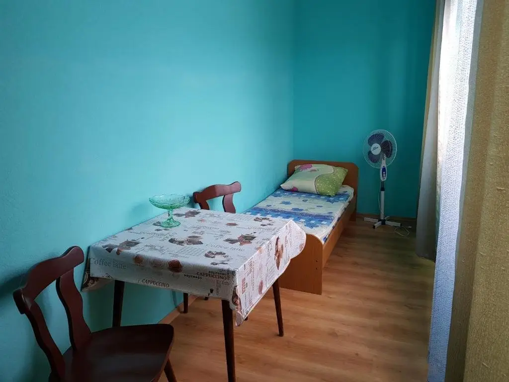 Гагра: 3-h komnatnye apartamenty po ulitse Abazgaa