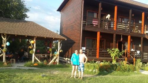 Молочный: BLACK-HOUSE