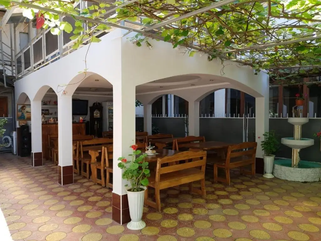 Гагра: La Villa