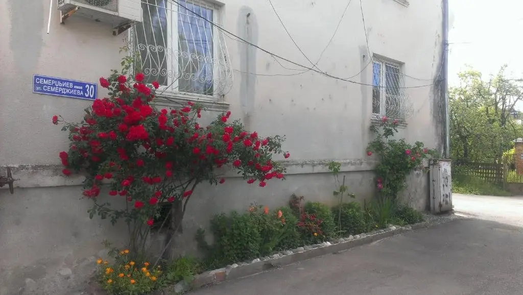 Сухум: 3 room apartment in Sukhum