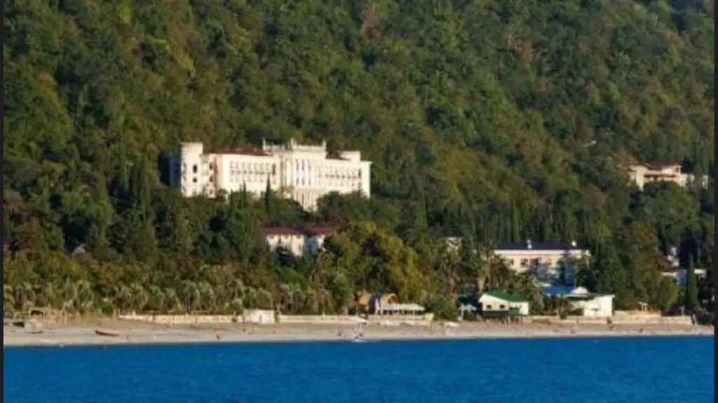 Гагра: Apartments on Ardzinba 12
