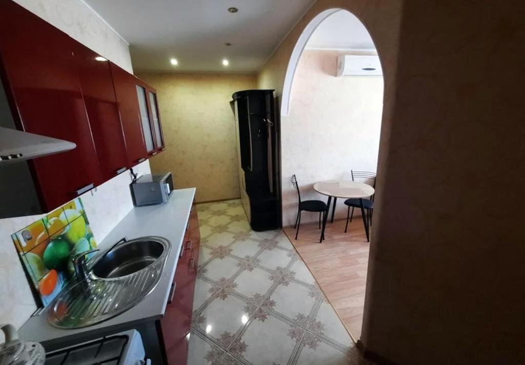 Гагра: 2-room flat on centre of Gagra