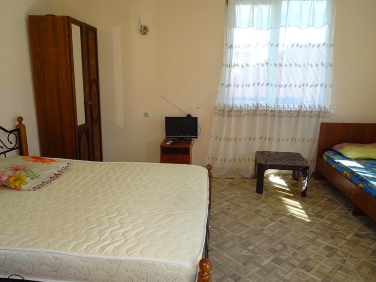 Гагра: Guest House Artem