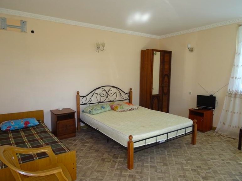 Гагра: Guest House Artem