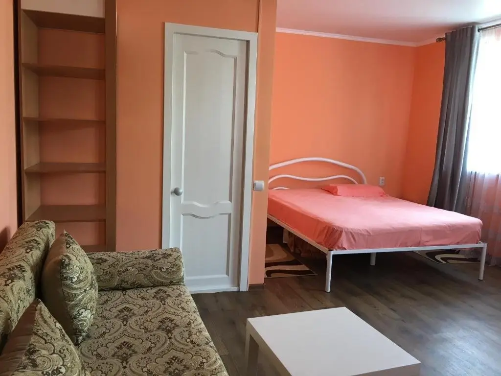 Сухум: Guest house on Shakirbay 11