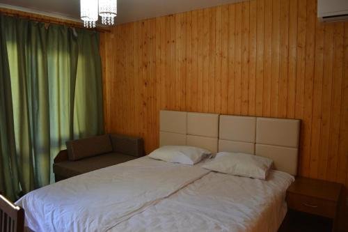 Гудаута: Hotel Laguna