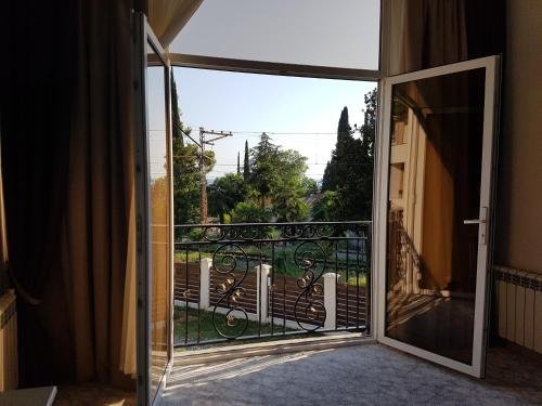 Гагра: Guest House on Ardzinba 91