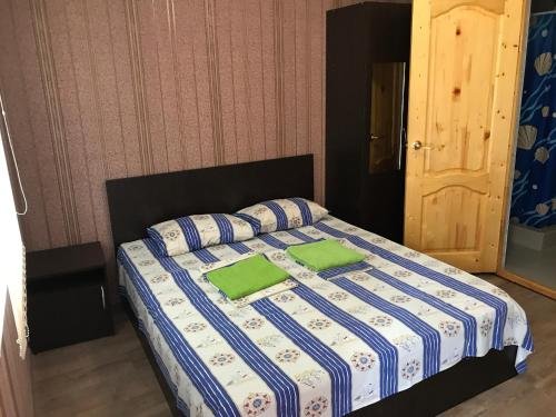 Гагра: Guest house on Lakoba 37A