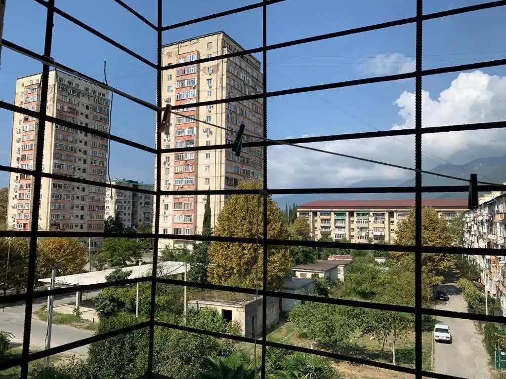 Гагра: Сдаётся 3х-комнатная квартира в г. Гагра