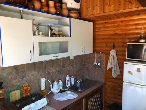 Молочный: Pitsunda Valentina house