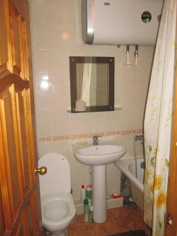 Гагра: On Abasgaa 43 3 Apartment