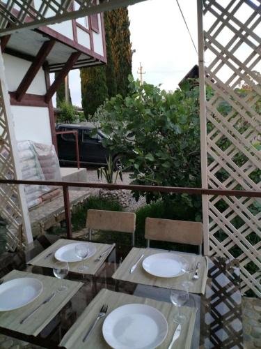 Цкуара: Guest House Kiparis