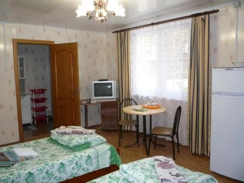 Гагра: Guest House Shanson