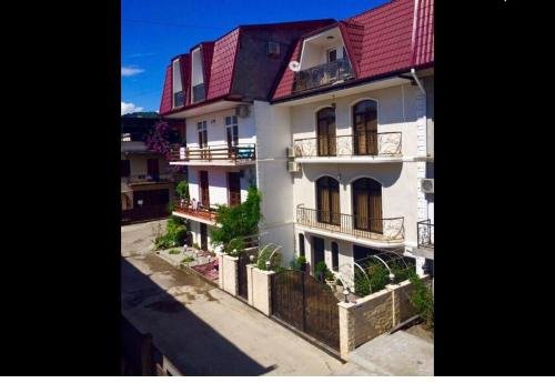 Сухум: U Morya Guesthouse