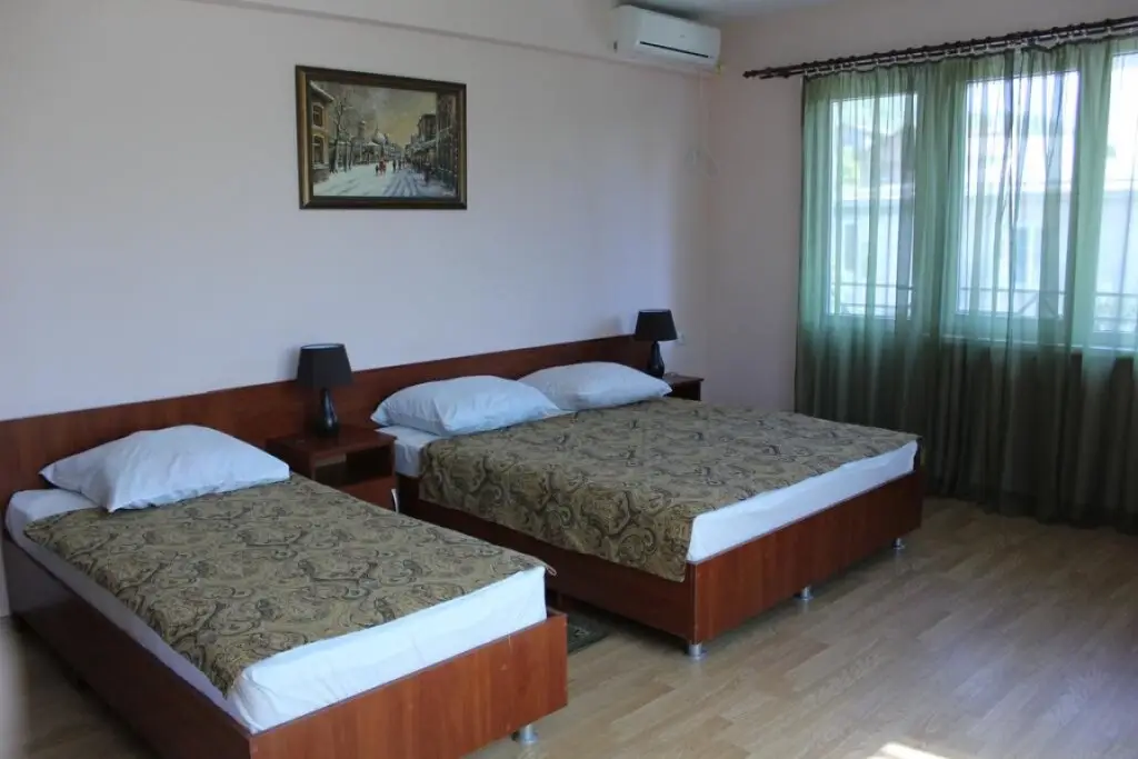 Гагра: Guest House Zvanba