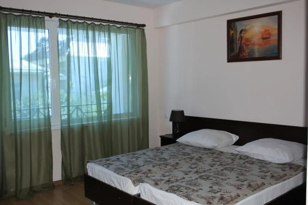 Гагра: Guest House Zvanba