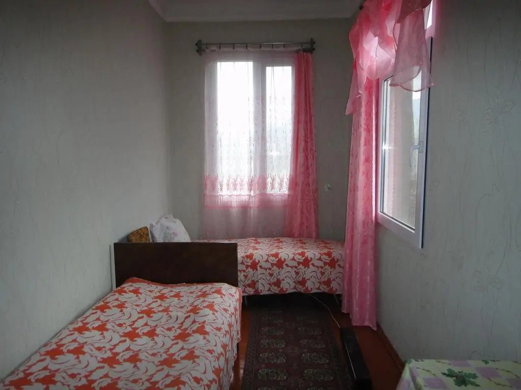 Гагра: Guest House Lakoba 32