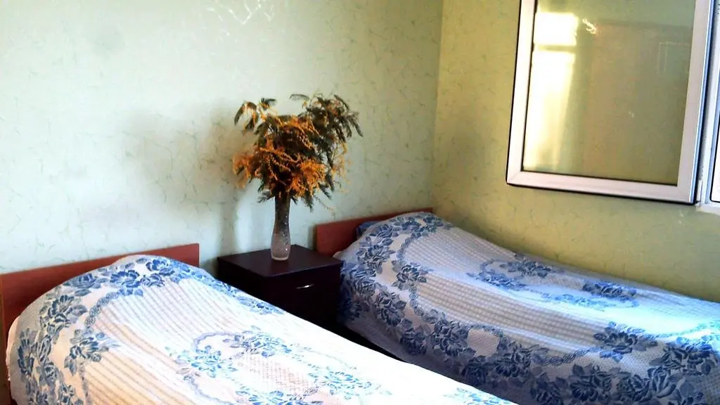 Гагра: Guest House Lakoba 32