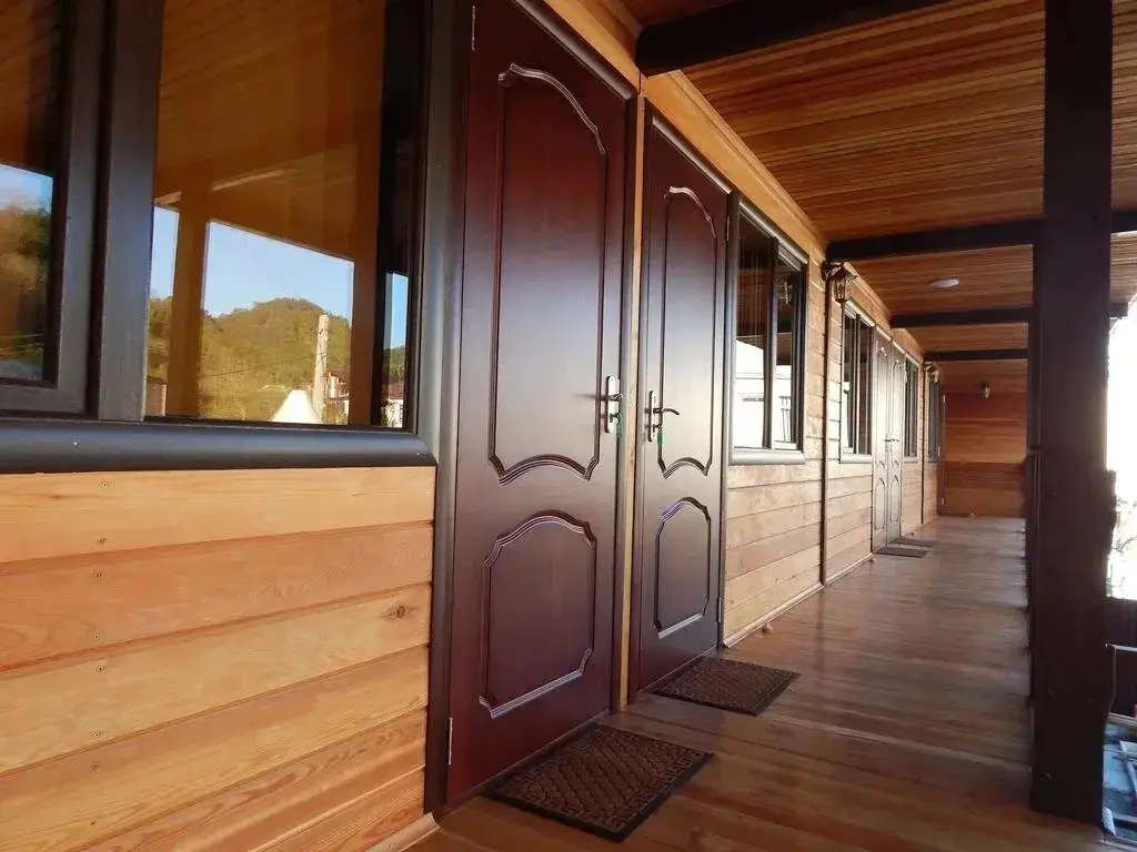Сухум: Guest House Wood House
