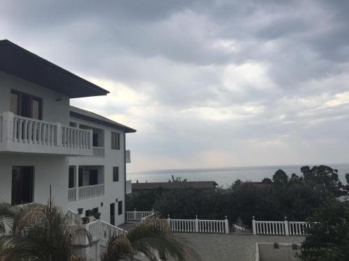 Новый Афон: Guest house Beliy dom