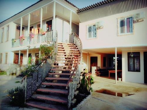 Сухум: Guest House Monro