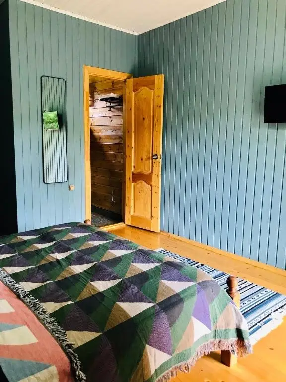 Лдзаа: Guest House E&M