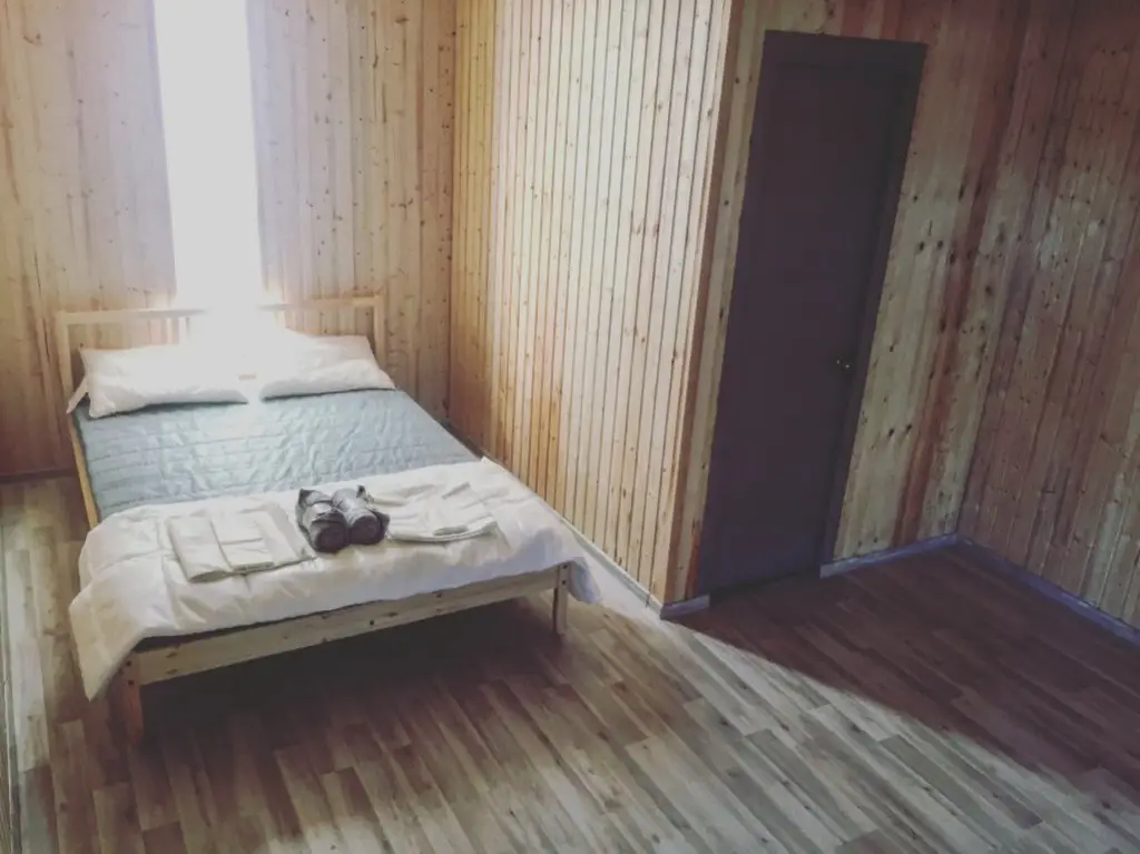 Лдзаа: Pine Beach Hotel