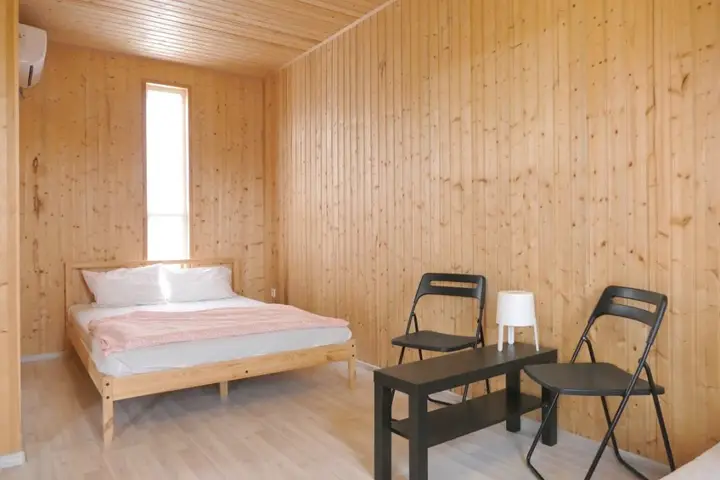 Лдзаа: Pine Beach Hotel