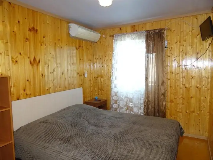 Сухум: Guesthouse on Zheleznodorozhnaya