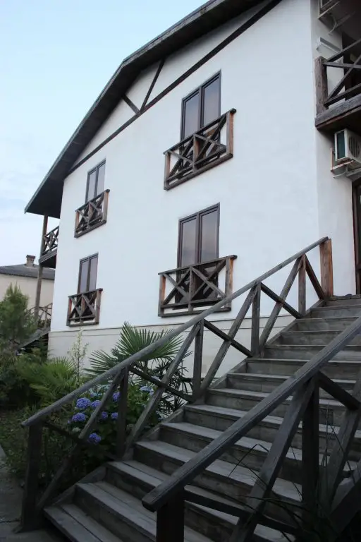 Бабушара: Alaku Hotel