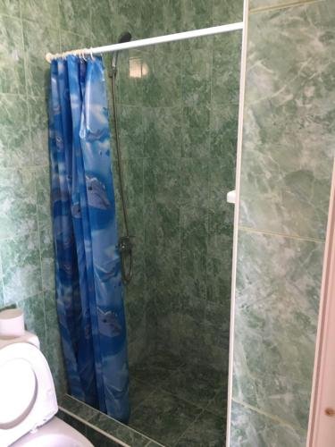 Гагра: Guest house Kabardinskaya 121