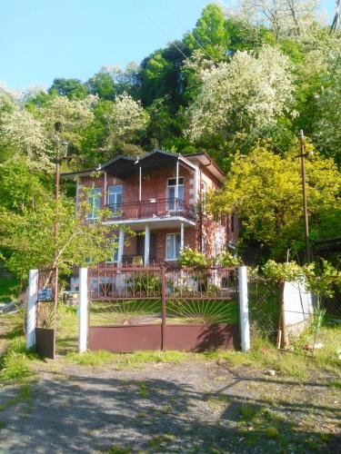 Сухум: Guest house Rufina