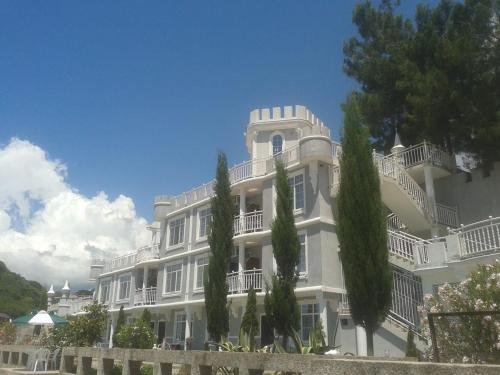 Золотая бухта: Mramorny Zamok Hotel