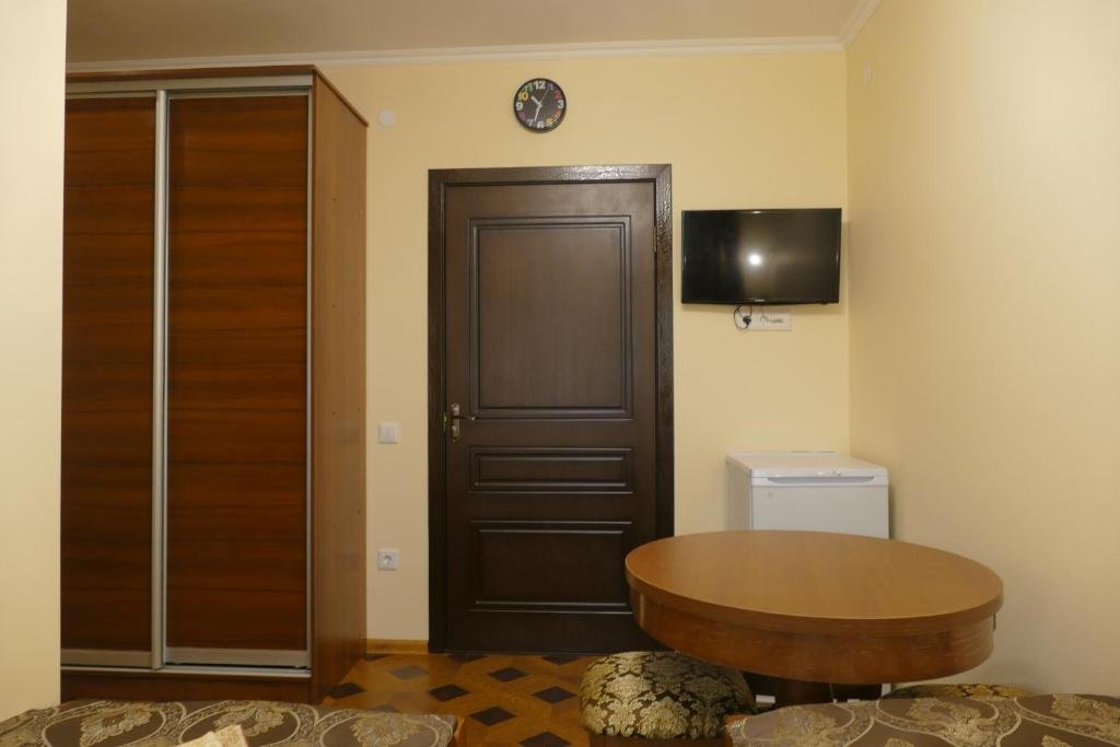 Гагра: Mini-Hotel Gagra-Camping